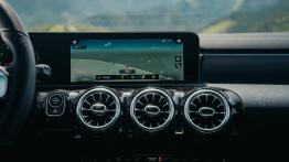 Mercedes CLA 220 - galeria redakcyjna - inny element panelu przedniego