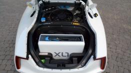Volkswagen XL1 0.8 TDI Hybrid 69KM - galeria redakcyjna - pokrywa silnika otwarta