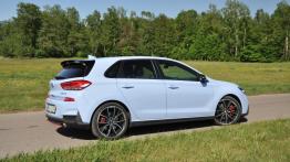 Hyundai i30 N Performance – galeria redakcyjna - prawy bok