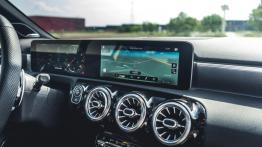Mercedes A35 AMG - galeria redakcyjna - inny element panelu przedniego