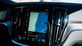 Volvo S60 III - galeria redakcyjna - ekran systemu multimedialnego