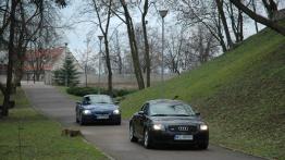 BMW Z4 E89 - przód - reflektory włączone