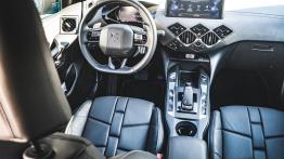 DS 3 Crossback - galeria redakcyjna 3 - widok ogólny wnętrza z przodu
