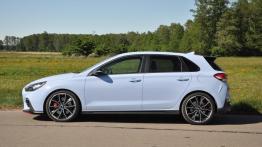 Hyundai i30 N Performance – galeria redakcyjna - lewy bok