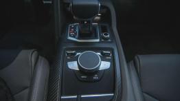 Audi R8 V10 Plus - galeria redakcyjna - tunel środkowy między fotelami