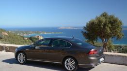Volkswagen Passat B8 w Sardynii - galeria redakcyjna - lewy bok