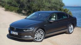 Volkswagen Passat B8 w Sardynii - galeria redakcyjna - lewy bok
