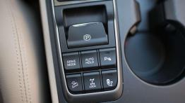 Hyundai Tucson 1.6 T-GDI 177 KM - galeria redakcyjna - przełącznik hamulca ręcznego