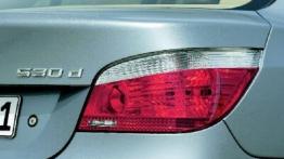 BMW Seria 5 Limuzyna - prawy tylny reflektor - wyłączony