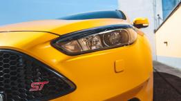 Ford Focus ST FL - galeria redakcyjna - lewy przedni reflektor - wyłączony