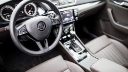 Skoda Superb L&K 2.0 TDI 150 KM - galeria redakcyjna - kokpit