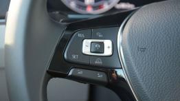 Volkswagen Passat B8 w Sardynii - galeria redakcyjna - sterowanie w kierownicy