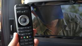 Mercedes Klasa E W212 Facelifting - galeria redakcyjna - ekran systemu multimedialnego z tyłu