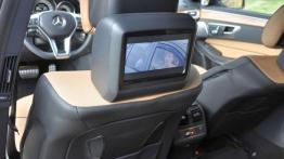 Mercedes Klasa E W212 Facelifting - galeria redakcyjna - ekran systemu multimedialnego z tyłu