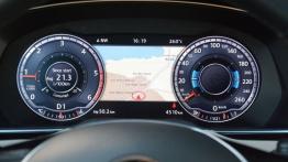 Volkswagen Passat B8 w Sardynii - galeria redakcyjna - zestaw wskaźników
