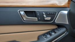 Mercedes Klasa E W212 Facelifting - galeria redakcyjna - drzwi kierowcy od wewnątrz