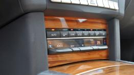 Mercedes Klasa E W212 Facelifting - galeria redakcyjna - panel sterowania wentylacją i nawiewem