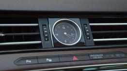 Volkswagen Passat B8 w Sardynii - galeria redakcyjna - zegarek na desce rozdzielczej