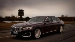 Nowe odmiany hybrydowych BMW. Silniki benzynowe praktycznie niepotrzebne