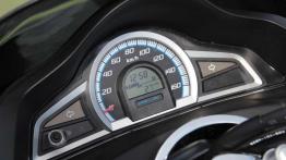 Honda PCX - gasnę i gasnę...