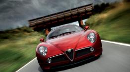 Alfa Romeo 8C Competizione - widok z przodu