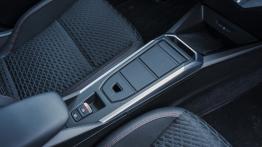 Renault Clio 2026 E-Tech full hybrid esprit Alpine - tunel ¶rodkowy miêdzy fotelami