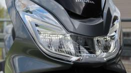 Honda PCX - gasnę i gasnę...