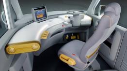 Nissan Beeline - widok ogólny wnętrza z przodu