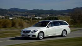 Mercedes E 300 BlueTEC HYBRID kombi Facelifting - widok z przodu