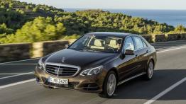 Mercedes E 300 BlueTEC HYBRID Facelifting - widok z przodu