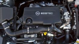 Opel Astra IV Hatchback 5d Facelifting - silnik