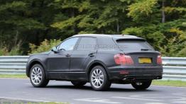 Crossover Bentleya przyłapany na torze Nurburgring