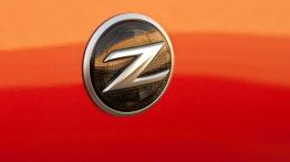 Nissan 370Z Facelifting - emblemat boczny