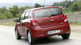 Hyundai i20 Facelifting - widok z tyłu