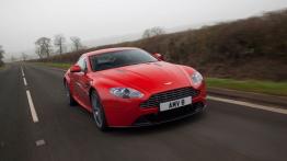 Aston Martin V8 Vantage Facelifting - widok z przodu