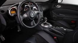 Nissan 370Z Facelifting - widok ogólny wnętrza z przodu