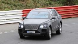 Crossover Bentleya przyłapany na torze Nurburgring