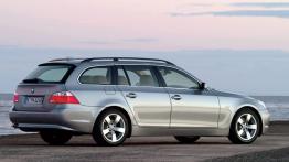 BMW Seria 5 E61 Touring - prawy bok