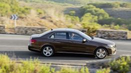 Mercedes E 300 BlueTEC HYBRID Facelifting - prawy bok