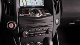 Nissan 370Z Facelifting - konsola środkowa