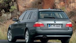 BMW Seria 5 E61 Touring - widok z tyłu
