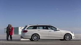 Mercedes E 300 BlueTEC HYBRID kombi Facelifting - prawy bok