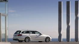 Mercedes E 300 BlueTEC HYBRID kombi Facelifting - prawy bok