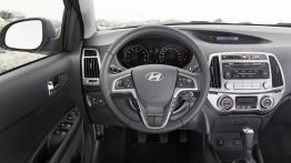 Hyundai i20 Facelifting - kokpit