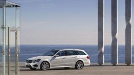 Mercedes E 300 BlueTEC HYBRID kombi Facelifting - lewy bok