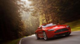 Aston Martin V8 Vantage Facelifting - widok z przodu
