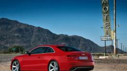 Audi RS5 Facelifting - widok z tyłu
