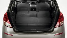Hyundai i20 Facelifting - tylna kanapa złożona, widok z bagażnika