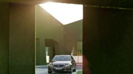 Mercedes E 300 BlueTEC HYBRID Facelifting - widok z przodu