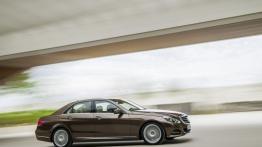 Mercedes E 300 BlueTEC HYBRID Facelifting - prawy bok